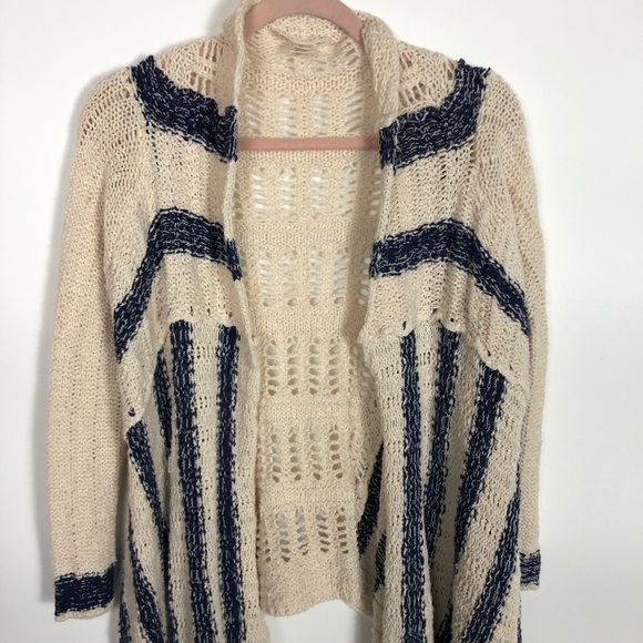 Lovestitch open sweater - Picture 3 of 9